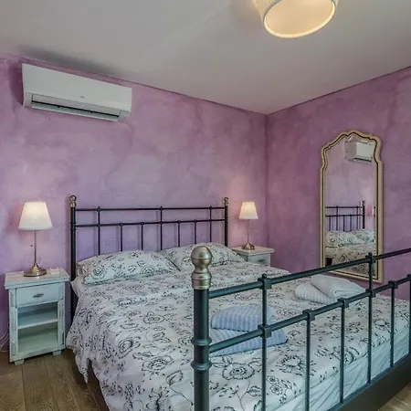 Pinia Comfortable * Pinezići